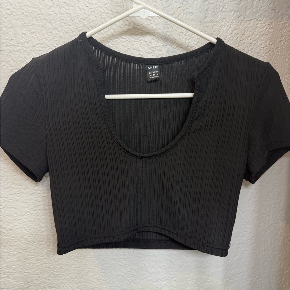 SHEIN Black Ribbed Crop Top